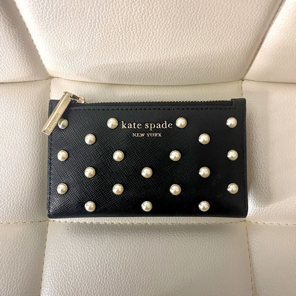 Kate Spade Pearl Small Slim Bifold Wallet (very good used condition)